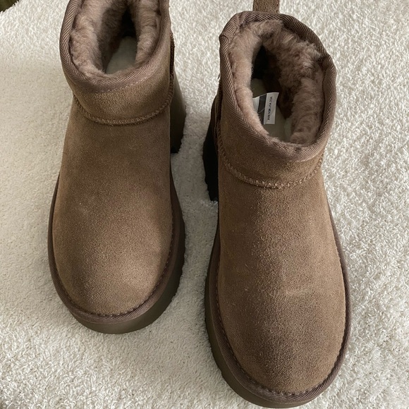 UGG Women's Grey Suede Platform Boots - Picture 4 of 7